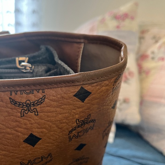 2 for Authentic MCM Cognac Visetos Tote and new felt organizer - Picture 4 of 15